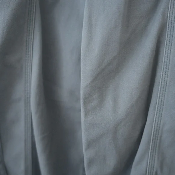 Hollister Women’s Light Gray Low-Rise Baggy Cargo Pants Sz 4R - Picture 15 of 16